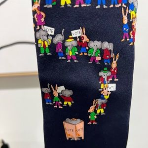 “Vote!” By Alynn Neckwear - men’s tie in perfect condition